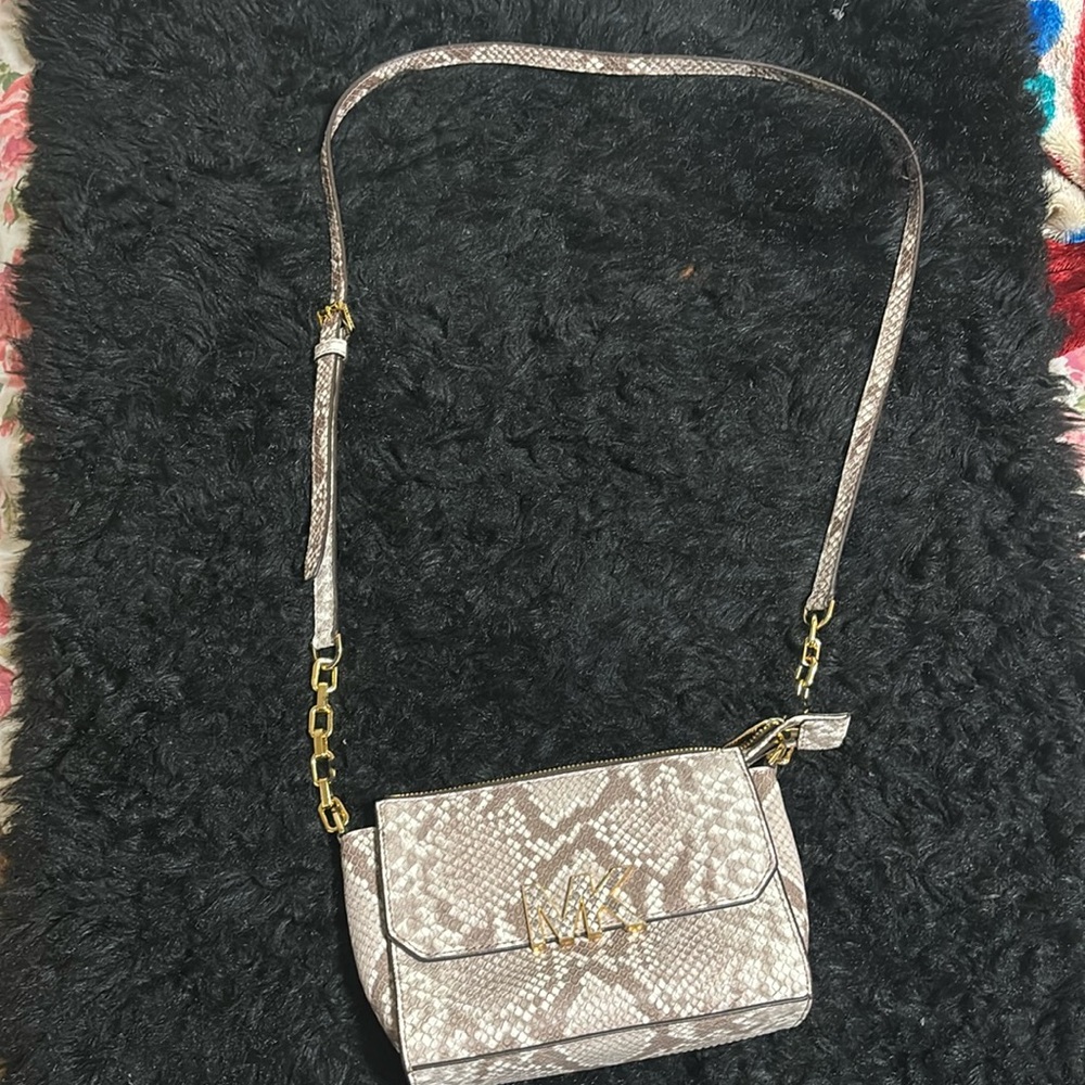 Nwt Michael Kors crossbody snakeskin leather🥰